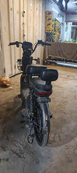 للبيع مكاني بغداد الغدير 
بطاريات جديدة وكلها شغالة دراجة 
***********
السعر ٢٩٠الف
