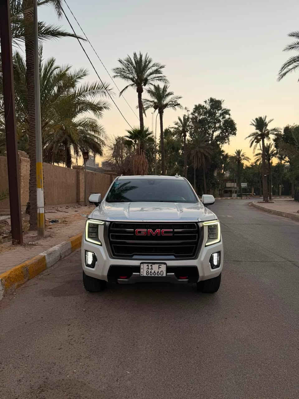 السلام عليكم اخوان للبيع
السعر 350 وبي مجال وماكو هيج سعر بكل سوك 

الفئه المميزه جي ام سي at4 موديل 2022 

السياره وارد امريكي بيهه ٣ قطع صبغ بدون داخل بدون ايرباك 

ماشيه ١٠٠ الف 

مواصفاتها غنيه عن تعريف 

بانوراما / نقط عمياء / تحديد مسار / فور ويل / جنطه شفط كهرباء / كشنات تدفئه تبريد / كشنات فول كهرباء/ رادار امامي / دخول ذكي ترحيب / دبلات جوب كهرباء / حساس امامي خلفي / وبعد بيهه مواصفات متخلص 

اخوان السياره مكانها بغداد ورقم بغداد باسمي 

***********
