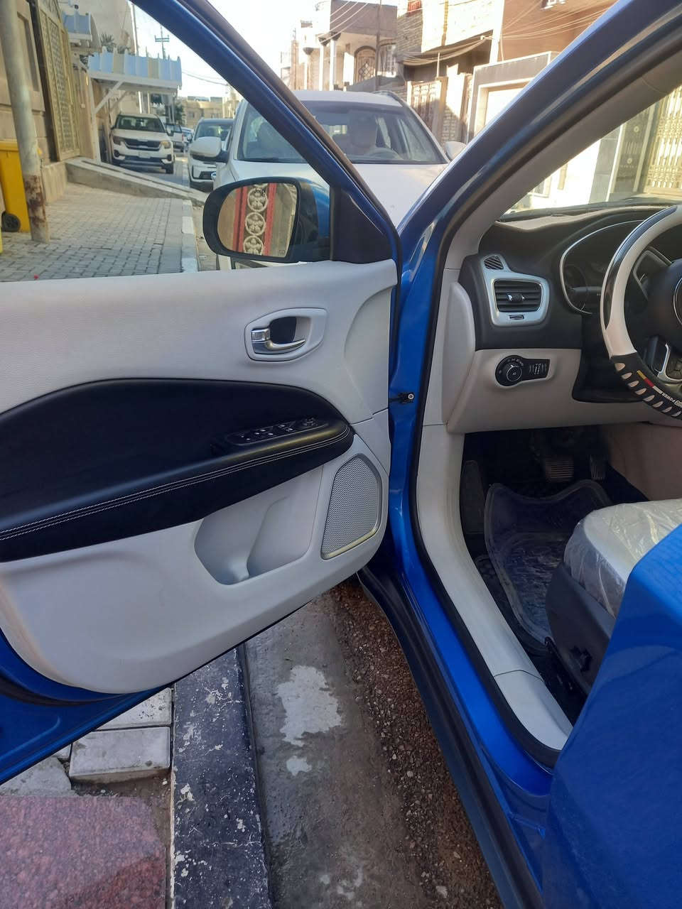 جيب كومبس موديل 2020 
السياره جديده كفالة تقرير 
السعر 130
معاملة الرقم كاملة فقط دفع الصك
الرقم ***********
