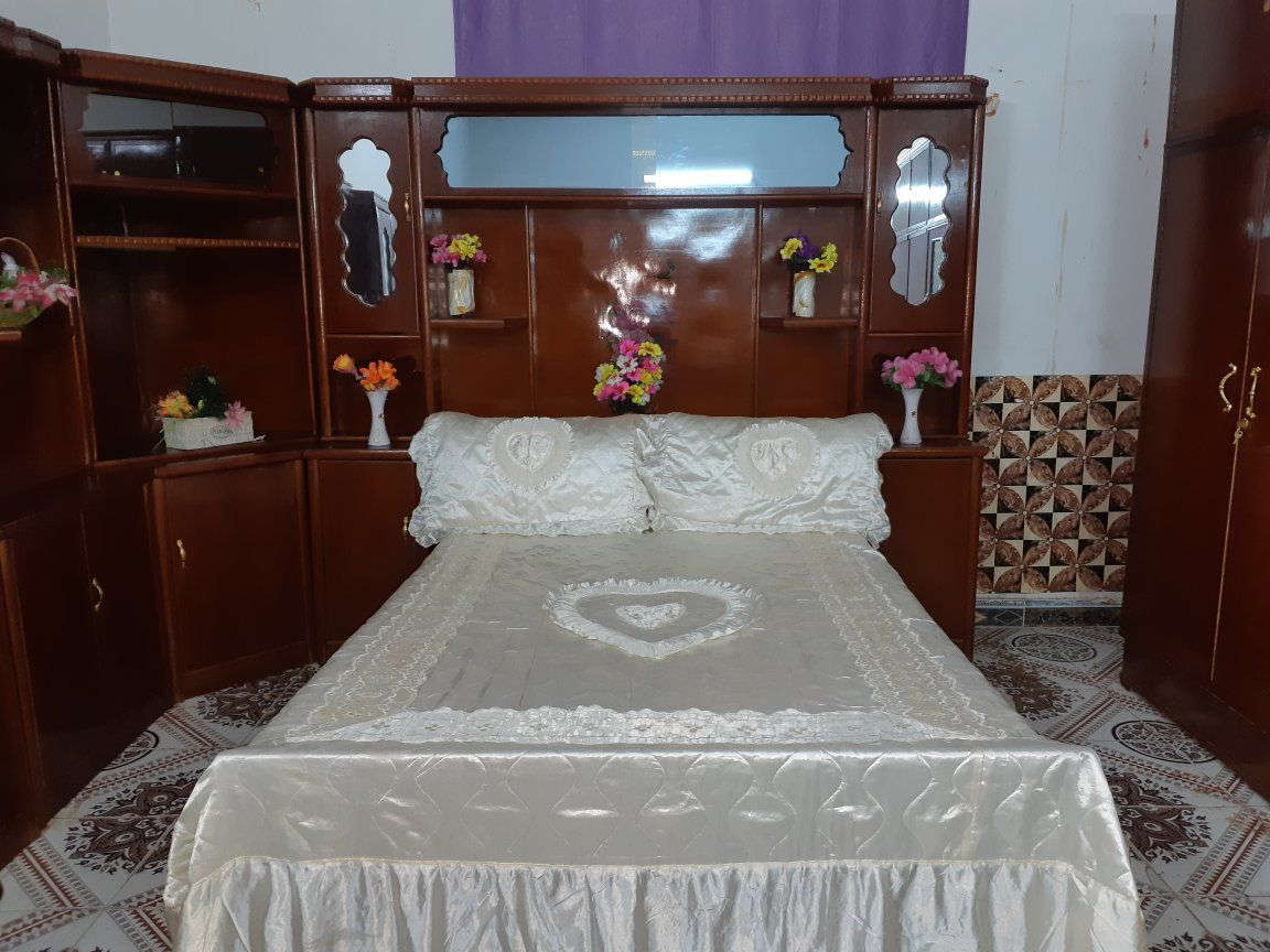 غرفة نوم حطاطه صاج  شغل حلو ومرتب السعر ٧٥٠ وبيها مجال لشراي العنوان رمادي الجزيرة للإستفسار الاتصال على ***********
