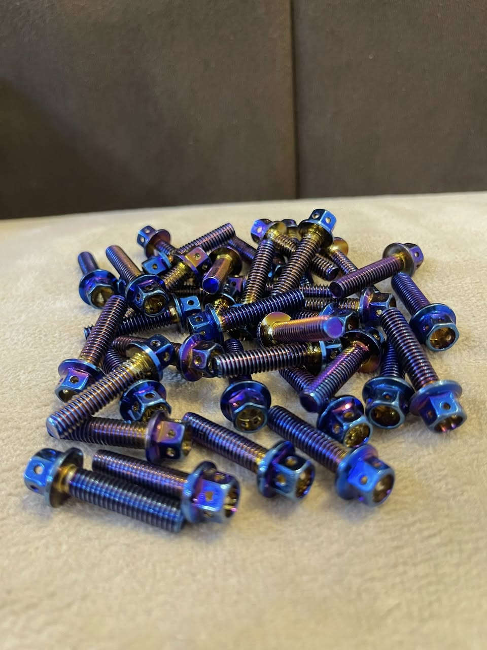 السلام عليكم براغي رياضي
براغي قبغ كلجات،براغي كلجات
جميع الاحجام متوفرة 
يوجد توصيل
***********
