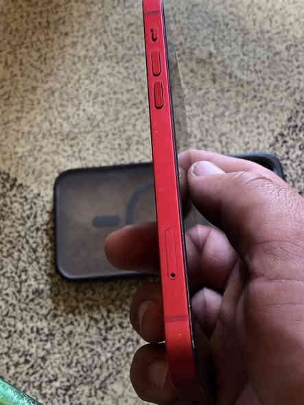 آيفون 12جهاز نضيف مامفتوح بطاريه 78 ذاكره64السعر 275وبي مجال المكان الفهود تقاطع سيد يوشع الرقم ***********
