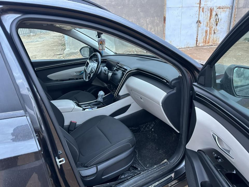 السلام عليكم
توسان 2022 وارد امريكي
لون فيلي 
( فول مواصفات  )
فتحه بالقماره 
محرك 2500
رادارات امامي وخلفي وجوانب
لايت زينون بكلايت لد
كامره خلفيه
صندوق كهربائي ( شفط ) 
 شاشه   كبيرة حجم 20 انج (لمس)
بصمه + بصمه ابواب لمس
انارة ترحيب بيدات الابواب من الخارج
انارة داخليه لد
شاحن ذكي ( وايرليس )
كيج الكتروني متعدد الالوان
تحكمات ستيرن
كشنات تدفه امامي 
تبريد خلفي
سايد بريك بصمه
نظام اوتو هولد عند التوقف
ويل كب حجم 19 كروم 
تشغيل عن بعد 
نظام السائق الالي 
نظام الخروج عن المسار
إشارة بالمرأة
تبريد لمس (بيانو)
نظام التوقف الذاتي امامي وخلفي عند الاقتراب
وبعد بيها اهوايه مواصفات
رقم ميسان  بسمي
السعر190السياره كامله من كلشي متصرف عليها 
وبلعافيه على ياخذها 
مكان السياره العماره
***********
