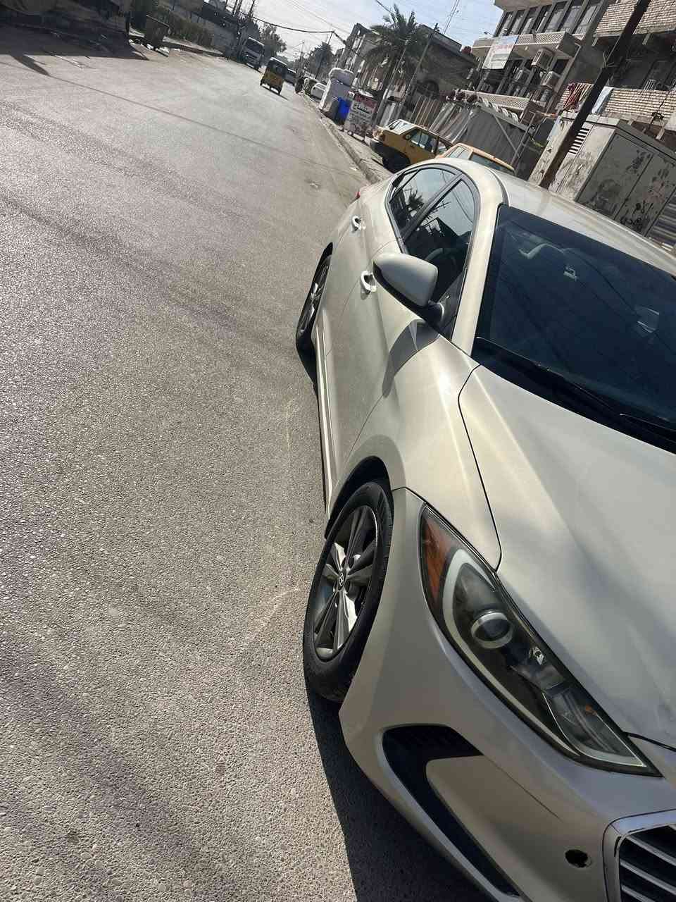 النترا موديل 2017 مكفول كير محرك شاصي طخم تاير بيها ٤ قطع صبغ دواخل سنويه تسمي شرط تحويل السعر ١١٥ بيها مجال بسيط عنوان بغداد جميله ***********
