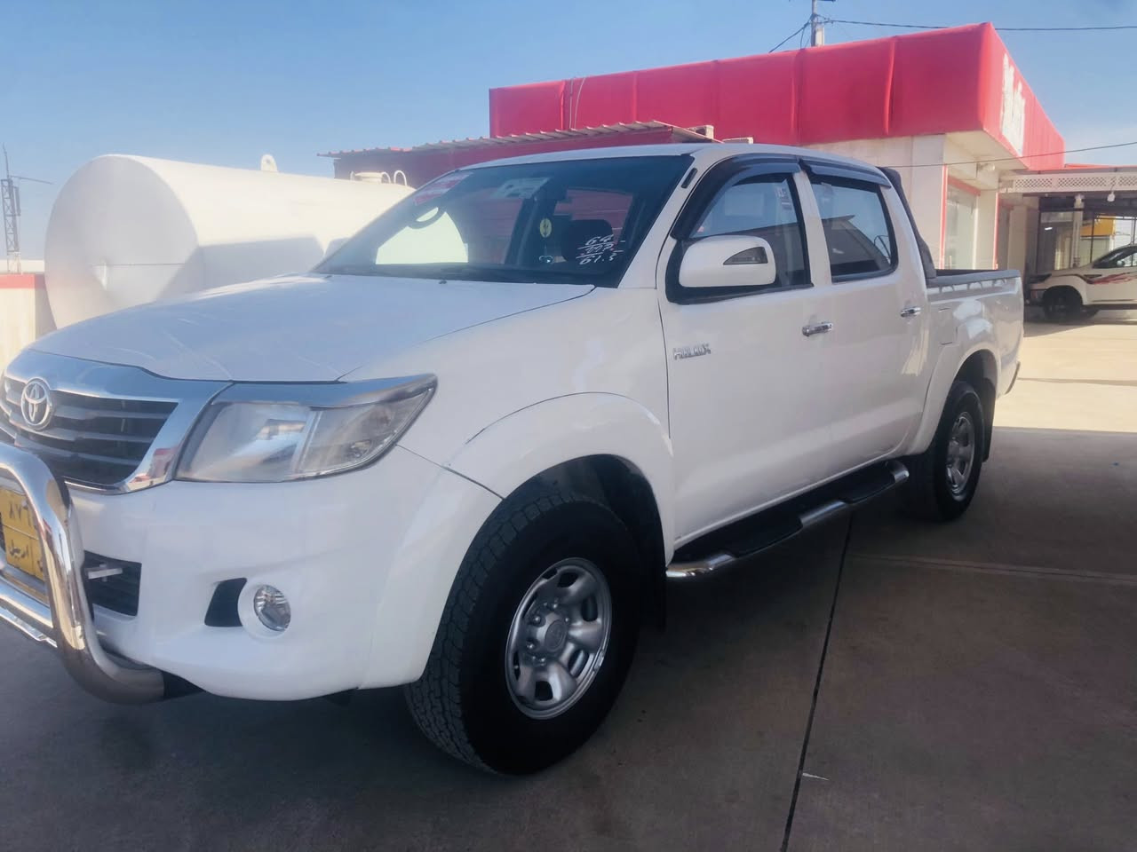 مرزية ٢٠١٠ غاز و بنزين گير توماتيك رةش پوش دةپارجة لةسةر ساغي هيجي نييةبي ژوري بي داخلي  مةكينةو گير جديد بةشةرت تبريد سارد و گةرم بةشةرت ١٠$وةرةقة غرامةي لةسةرة سعري ١٥٥$ وةرةقة *********** شوين هةولير
