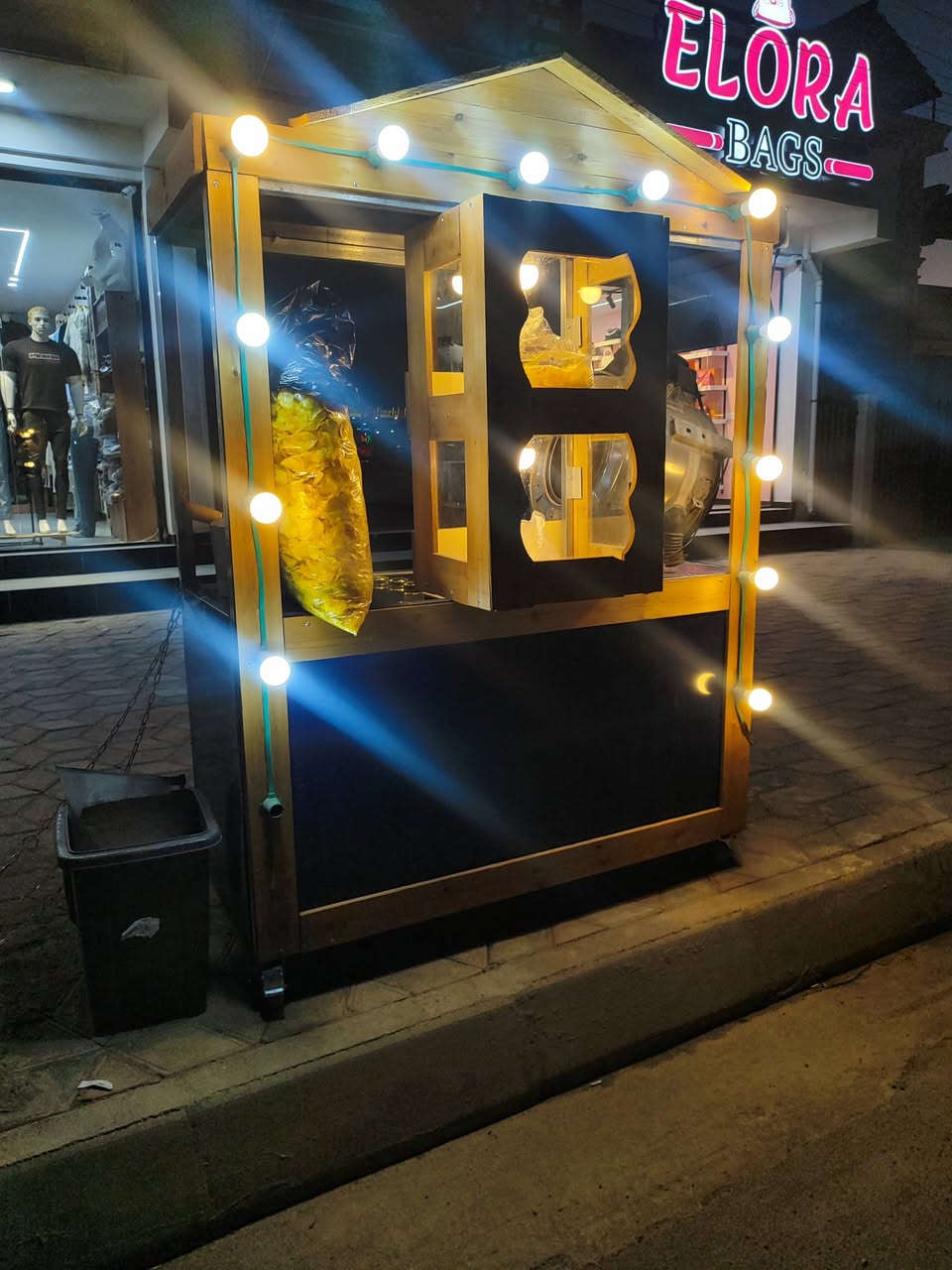 عربانه للبيع ترهم بيه هواي شغلات جبس كرزات حماسة حب شاميه ديكوره جديد السعر 400 قفل العنوان تكريت القادسية حي الجامعه ***********
