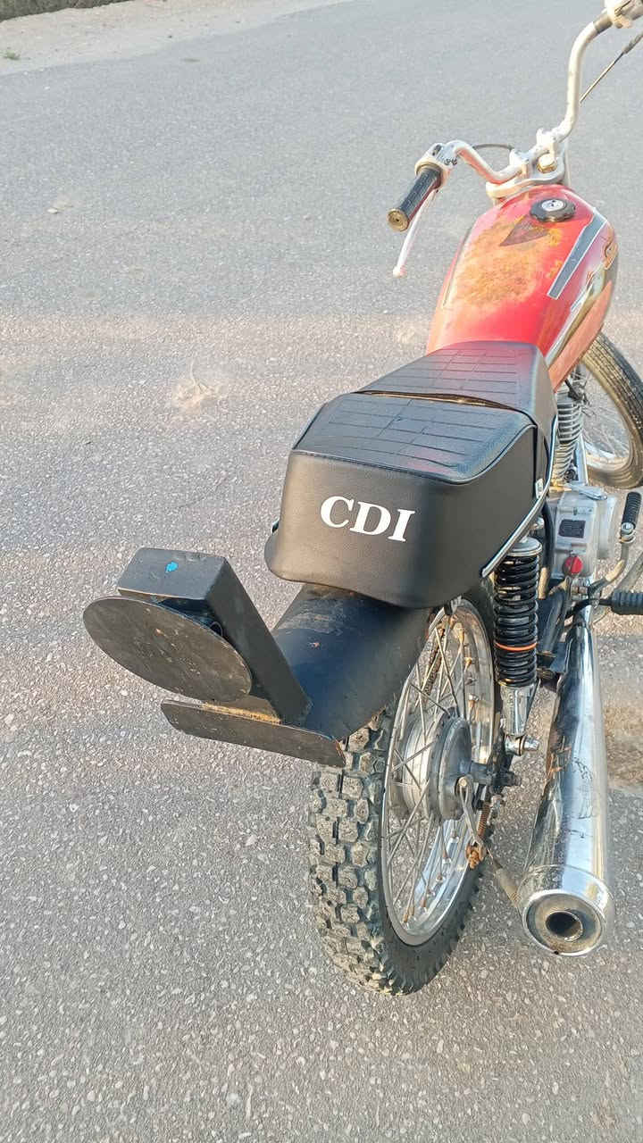 سلام عليكم دراجه تايكر للبيع كلك لسعر 
400قفل ابيع عله هل وضعيه


**إذا كنت صاحب هذا الإعلان وتريد حذفه لأي سبب، رجاءا أرسل رسالة إلى الدعم الفني**