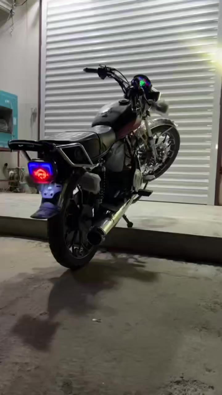 ماطور 200 / 25 للبيع اي عيب مابي
موجود خاص مو جود رقم ***********
