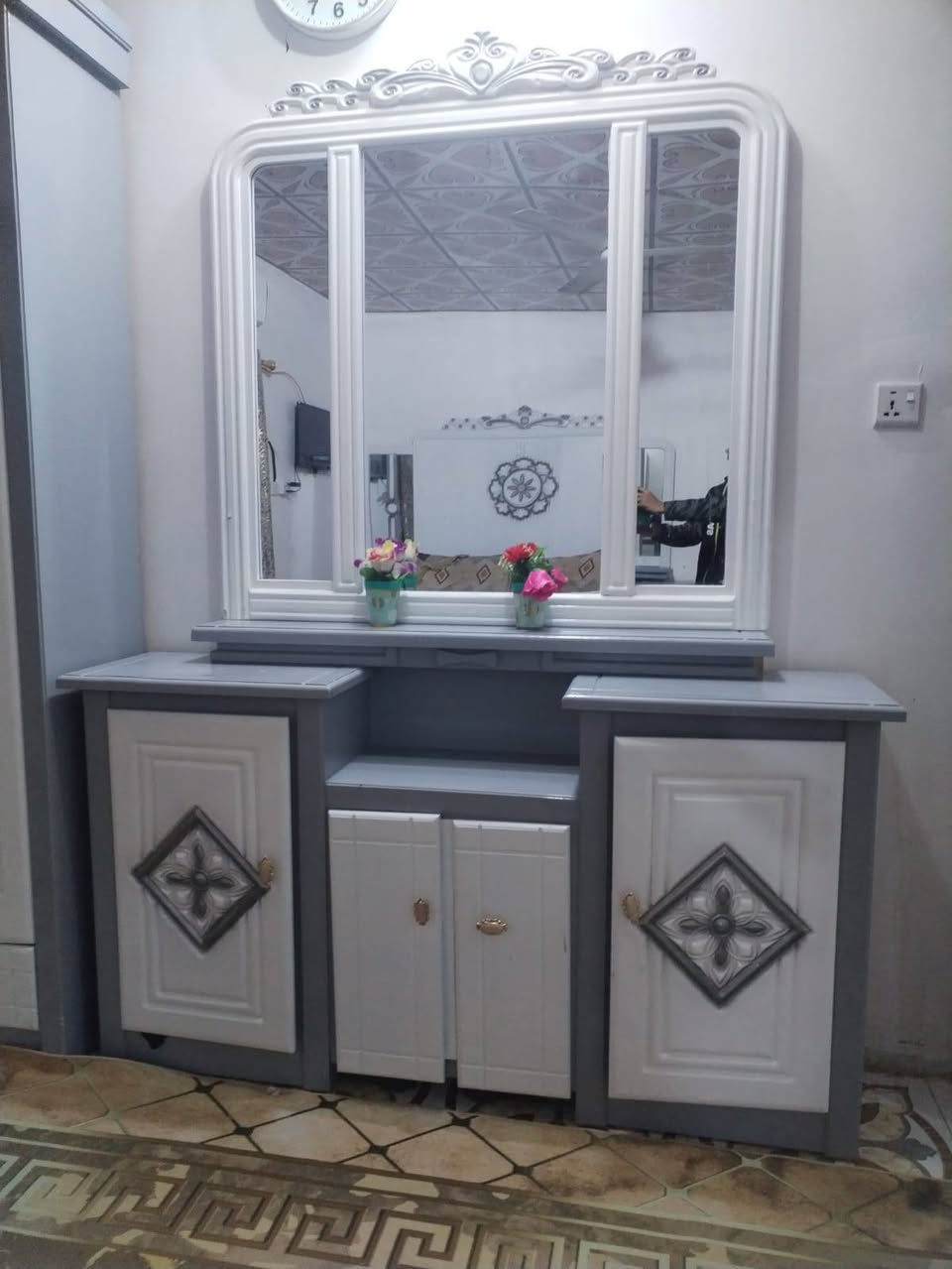 غرفه نوم البيع المكان سوق الشيوخ 7نيسان الستفسار ***********
