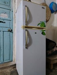 ثلاجة • أجهزة منزلية