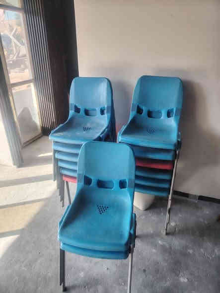 السلام عليكم عندي 20 او 25 ناركيله و4ميوزه و11 كرسي للبيع الشراي خابر وتدلل(***********)
