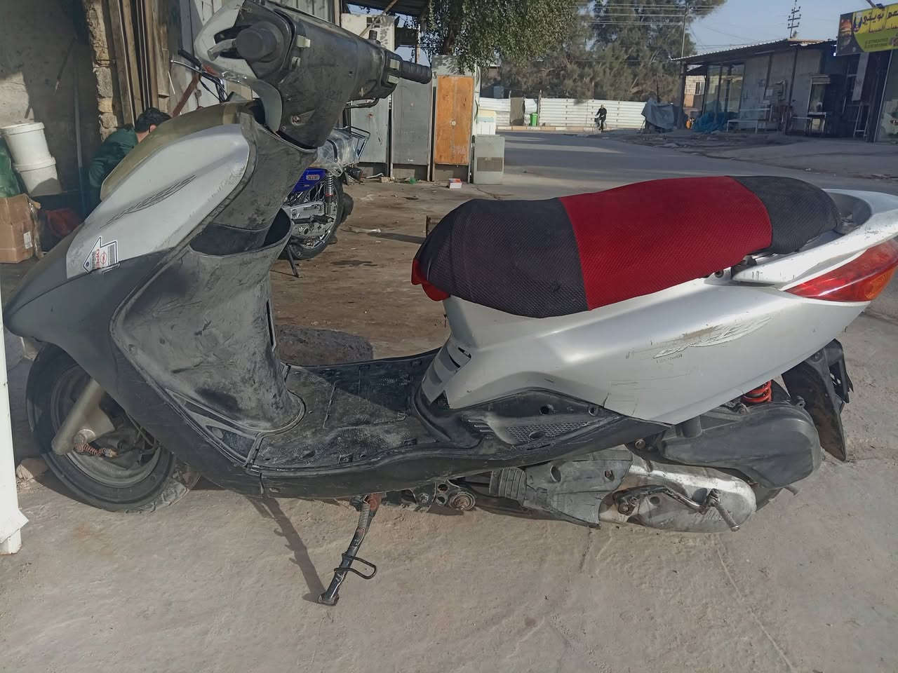 للبيع الخلل الوحيد بيه مكسور مكان البرغي مال صالونصه الفوك من المحرك الباقي كفاله مكاني حصوه مال حله ***********اسكندريه
