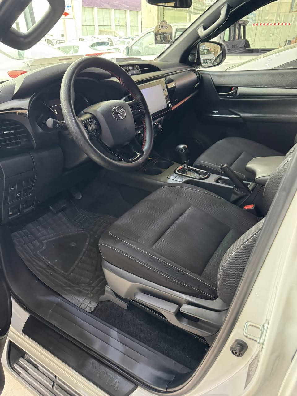 تويوتا ادفنجر 2025 سيد نهرو فول مواصفات أربع كامرات ماشية ( 23 ) الف حقيقي سيارة مكفوله كفاله عامه من صبغ و تبديل و مفتوح  فقط مكان صغير PDR سعر ( 413 ) ورقه قفل رقم تلفون :
***********
بي واتساب
مكان أربيل
