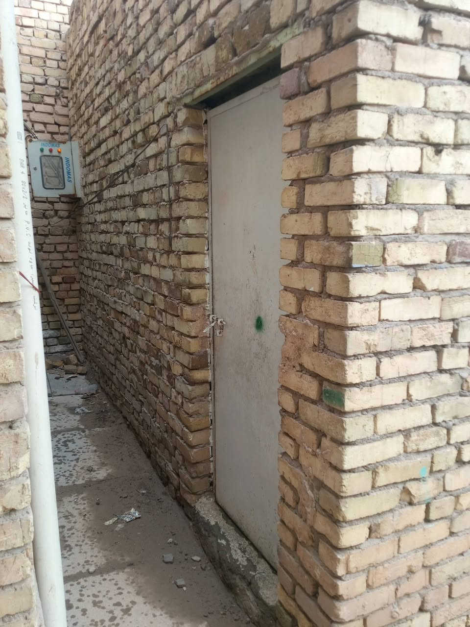 ياالله
مكتب عقارات الثقه يتوفر لدينا بيت تجاري للايجار 
في ابو رمانه السايدين مال المركز البيت النظافه امامكم 
200 متر 
(استقبال . صاله . غرف 2 . مطبخ . صحيات . ساحه .مخزن)
 ايجاره 400 الف للاستفسار يرجى زيارة مكتبي الكائن في حي الرساله شارع الماطور قرب جامع الامام علي عليه السلام أو الاتصال على الرقم 
اتصال هاتفي 📱 أو واتساب ***********
عمولة المكتب 50 الف
