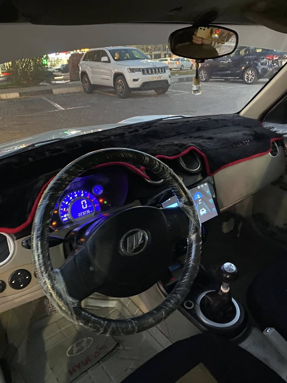 السلام عليكم 
ليفان 320 موديل 2013

رقم بابل جديد تحويل مباشر 

هزه جديده 

مكينه گير جدد مكفولات 

عينه +صينيه جدد 

كهربائيات كله شغاله وجديده من كلشي 

بيه طخه جاملغ خلفي 

السياره جاهزه وكلش هواي مصروف عليه باتري جديد جوينات جدد تخم واير بلك جديد بوكس شوته كامل جديد بلكات وتخم نوزلات جدد فيتبم جديد دجات مكينه جدد تخم ويل وتاير جدد مراوح وراديترات جدد

شاشه اندرويد اصليه وسماعات جدد

السعر :37 وبيه مجال 

مكان السياره كربلاء 

.للاستفسار      ***********
