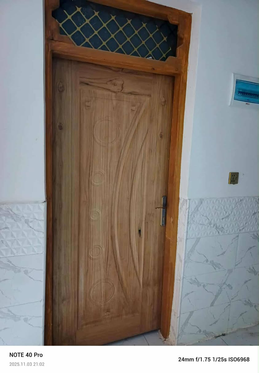 يا الله بيت للبيع حي القدس خلف الكراج الجنوبي قرب شيخ بشير 100م مربع بناء جديد شارع 10م طابق واحد للمزيد من المعلومات الاتصال *********** يوجد واتساب
