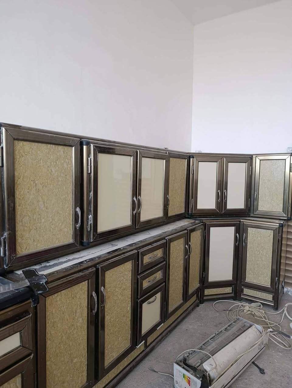 السلام عليكم كاونتر تفصال نضيف جدا ابو غريب مقابل معمل حليب بلادي ***********بي واتساب
