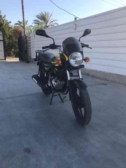 بوكسر موديل 23
نضيفه لا ضربه ولا ابد اخت الجديده 

ماشيه 18الف 

اوراق شرط 7 أصولي 

اريد مراوس بدايون حصرا مرقم 

وانطي فرق

حي الجهاد الاطباء 

***********
