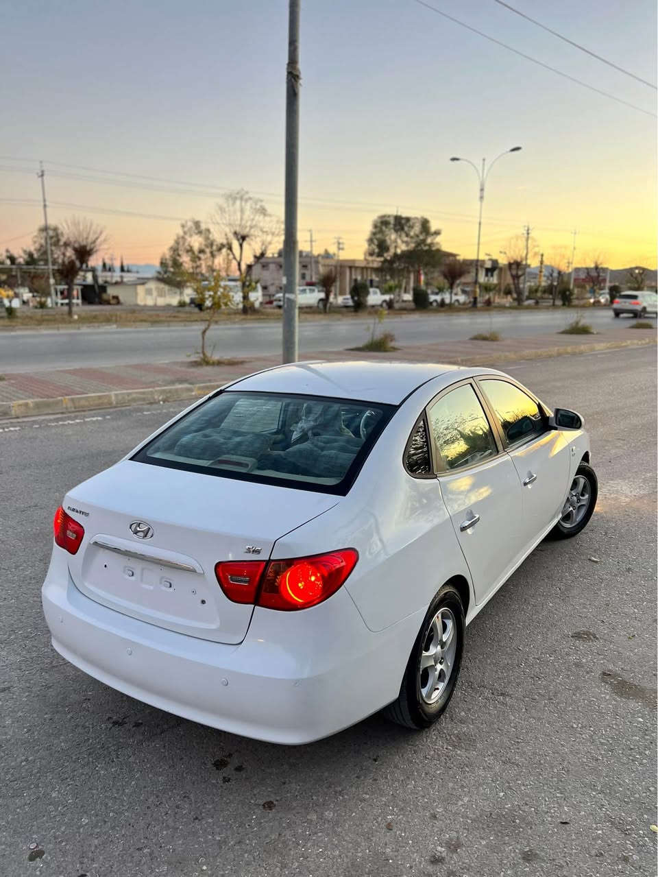 ‎ئاڤانتی براوە 
‎مۆدیل 2007
‎سەیارەكە قەپات مواسەفاتە بەس سلایت نیە 
‎گێرو مەكینە و تەبریت بەشەرت 
‎دەعمو لیدراو بەشەرت 
‎تەقەو رەقە بەشەرت 
‎٤ تایەی نوی 
‎کیلۆمەتر ڕۆشتوە ۱٥٠ 
‎مواسەفات:
‎جڵد و هیتەر
‎تەبریت لەمس 
‎مەكینە ۱٦ دەكشن بەرز 
‎ئاوینە شافت
‎حاسە 
ABS بەسراوە
‎تەبریت ساردو گەرم 
‎دەبل ئیرباگ سوكانو دەژبول
‎ڕۆنی تازە گۆڕاوە
‎سەیارەكە خایسی نیە زۆر تازەیە لە مەسرەف مەگەری
‎سەقفی وەک شوشە وایە زۆر پاکە
‎ بریكیشی بەستراوە 
‎شوین 
‎ڕانیە
***********
*********** رانية, السليمانية
