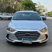 النترا AD • ٢٠١٧ • فتحة سقف