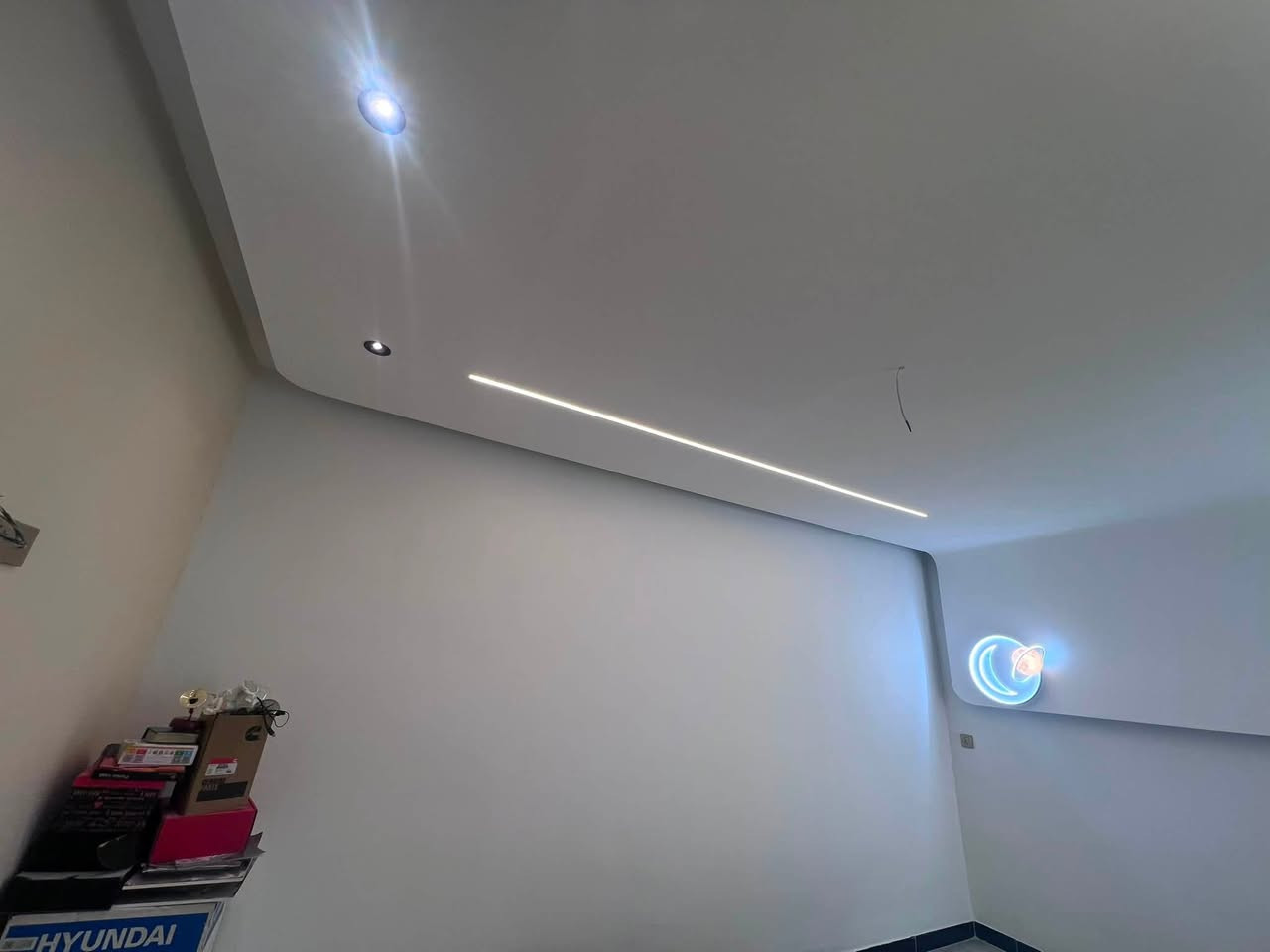 عمل ديكور غرفة نوم 4*5جبسآ بوردكيرف اناره مخفيه بروفايل سبوت لايت hpضمان العمل مفتوح***********
