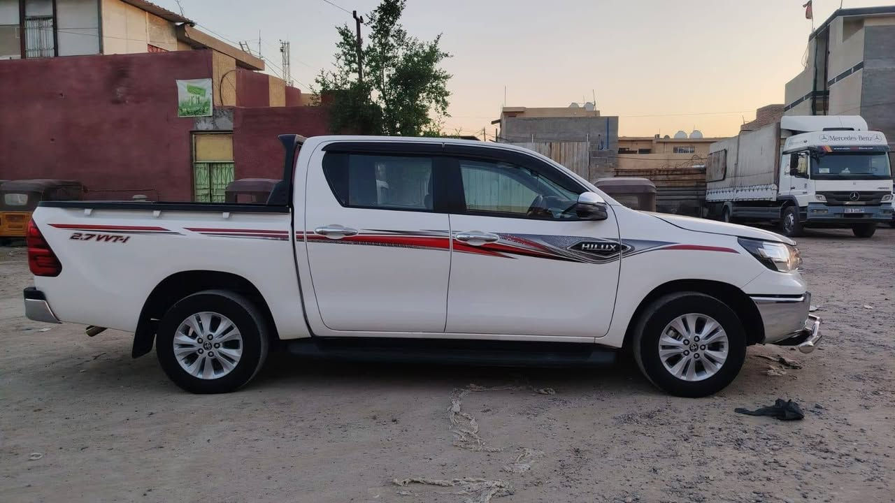 سلام عليكم تيوتا هايلوكس 2024 ساز فول موصفات قطعتين تبريد اوتماتيك رقم سليمانية تحويل مباشر
مكفولة كفالة عامة ضربة صبغ تبديل
ماشية 40
السياره بحالة الوكاله جاهزة من كلشي دهن من الشركه
ادامه من الشركة
السعر 285 وبيه مجال بسيط
بغداد
***********
