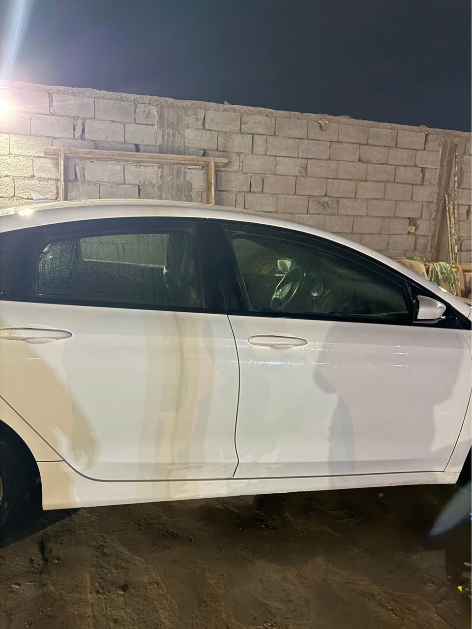 السلام عليكم 
للبيع C200 2015السياره كفاله عامه ما عده جاملغ والبنيد معدل على البارد ومصبوغ توحيد الوان سياره فول مواصفات ما عده البنوراما فئه S شفتات رياضيه كزوز بلادي رياضي دواخل اسود جلد سايد بريد بصمه شاشه وعينه اوباما ماشيه 188 كيلو رقم ناصريه مشروع وطني ب اسمي 
العنوان بصره ابي الخصيب 
السعر 125وبيه مجال 
الرقم (***********) البصرة, العراق
