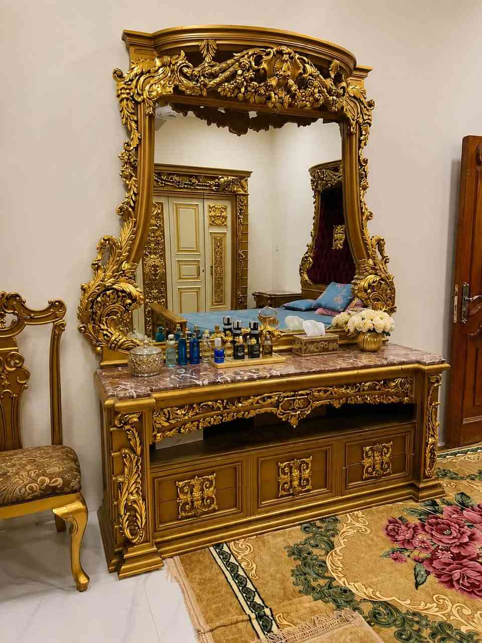 غرفه نوم للبيع ..
غرفه نوم صناعه مصري دمياطي بطراز فخم تحتوي على 4 قط 
الغرفه كما واضحه بل الصور غرفه جديده المكان بابل(حله) للاستفسار لاتصال(‭***********‬)
