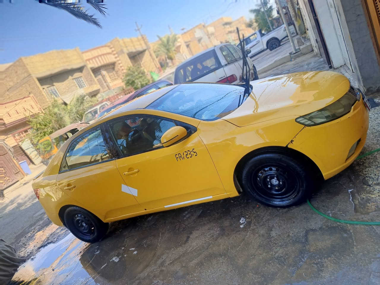 سلام عليكم كية سيراتو موديل ١٢ رقم بغداد دولي هزة جديدة تحويل مباشر محرك وكير لوك صدر خلفي امامي جديد تخم تاير هوة ول اويالة جديد تبريد عاطل داخلهة كلش حلو بجم كبس لوك مري شفط قفل ذاتي ضربة جاملغ خلفي ايسر بصيطة وتكمة أمامية كلش بصيطة السعر ٦٧ وبيه مجال للطيبين كلش بصيط رقم الهاتف 
***********
*********** العنوان بغداد كاضمية او شعلة وبل عافيه على ياخذة
