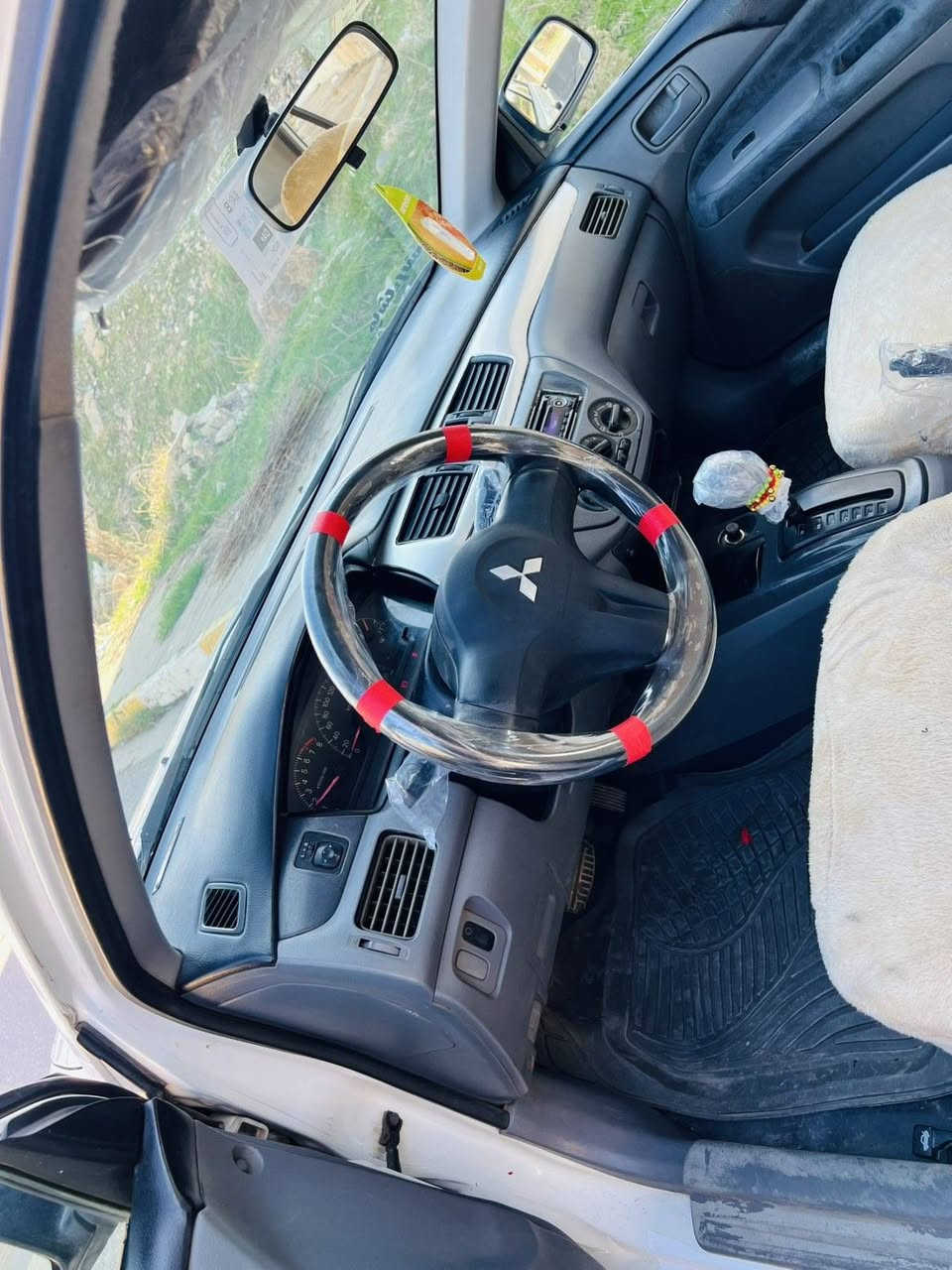 لانسەری سپی بەفری زۆرجوان،2007
بێ بۆیاخ،گێڕئۆتۆماتیک،مەکینەگەورە
جام کارەبا،ئاوێنەکارەبا،سەنەوی تەواوبووە
تەحویل،غەرامە،وەکالەت،بەشەرت
تەبریدوکارەبایی زۆرمەزبووت
تایەی تازە،گێڕومەکینەی بەشەرتی فیتەر
نرخ،،68$قفڵ***********
***********،هەڵەبجەی شەهید حلبجة, السليمانية
