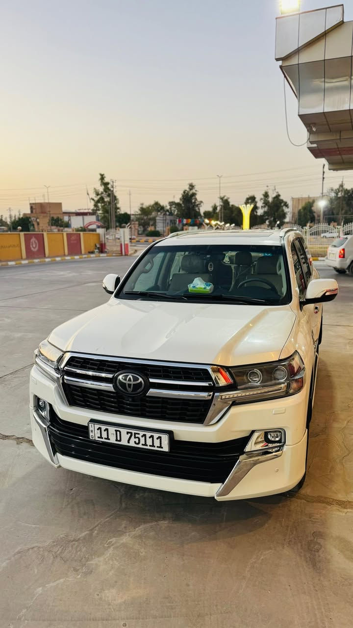 تويوتا لاندكروز بليته وسنويه 18
فول مواصفات VXS 2018 محرك V8 حجم 5.7 

رقم بغداد مميز 

السيارة بأسمي تحويل ثاني يوم 
سنويه جديده لـ 2030 
  
رجاء الشراي يتصل فقط واتشرف بالجميع 
 ✅   للبيع اول للمراوس 

جديدة بمعنى الكلمة كفاله فقط مقدار شبر بخ بسيط في داير الجاملغ الخلفي الايمن

 استخدام عل ايد وحده من تاريخ شراءها للان
فول الفول للاخير 
ترايه كأنما صفر شركة بلا مبالغة 
5 كامرات متحركة جلد . فتحة . حساسات جوانب . حساسات امامي خلفي . جكات صعود ونزول . كشنات تبريد خزن وكهرباء . بصمات ابواب وتشغيل عن بعد
. شاشات ٣ . شاحن واير ليس . 
وبعد كثير مواصفات ماتنعد 
عداد السرعه  260 

ماشيه (( 145 ))كم حقيقي وشرط الفحص 
داخل وخارج السياره جديدة 
محرك و كير كفاله بشرط الفحص 

ملاحظه: السياره مبدل بيها شباج امامي ولحيه مال موديل 21 ومالاتها القديمات موجودات عندي 

للاستفسار الاتصال على ***********
