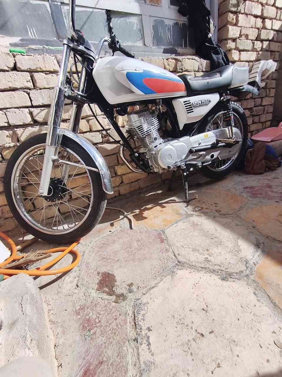 دراجه نامه  شلامجه اصلي فول نضافه
اوراق اصولي شاصي ارشا مديل 19
سعر700وبيه مجال حك جيه مكينه مامفتوحه
مكاني قضاءنصر 
رقمي*********** بيع مستعجل محتاج فلوس
