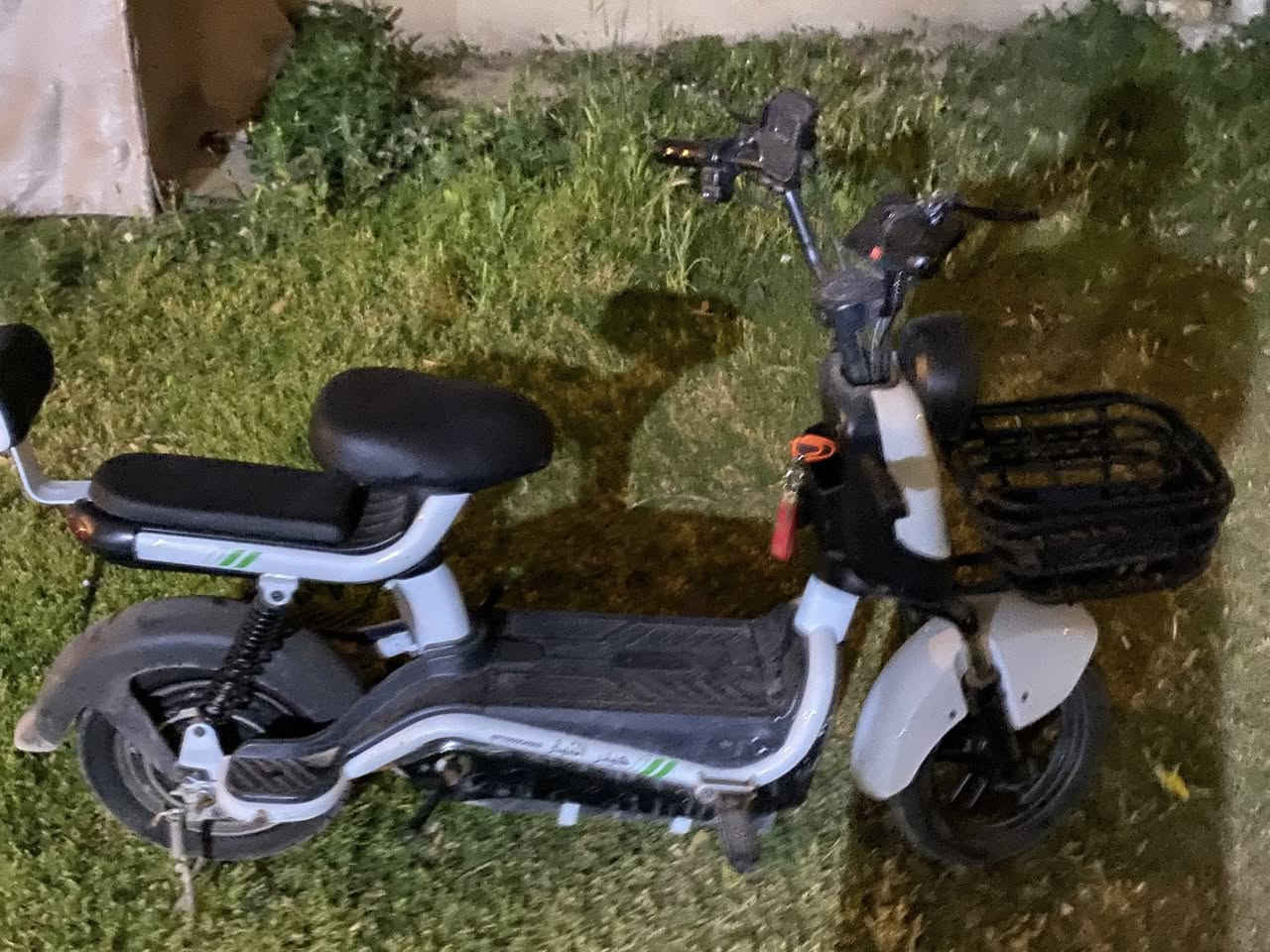 السلام عليكم لل مراوس ابو البيع اذا سعر عجبني دراجه شحن حجم 14دراجه اي نقص مابيه بطاريت جدد شرط الفحص صار شهرين من اشتريته استعمال جداً قليل سبب البيع صغيره عليه  دراجه  مراوس بـ R9.11.7.او غير نوع بس تكون اكبر ونضيفه لل استفسار***********
