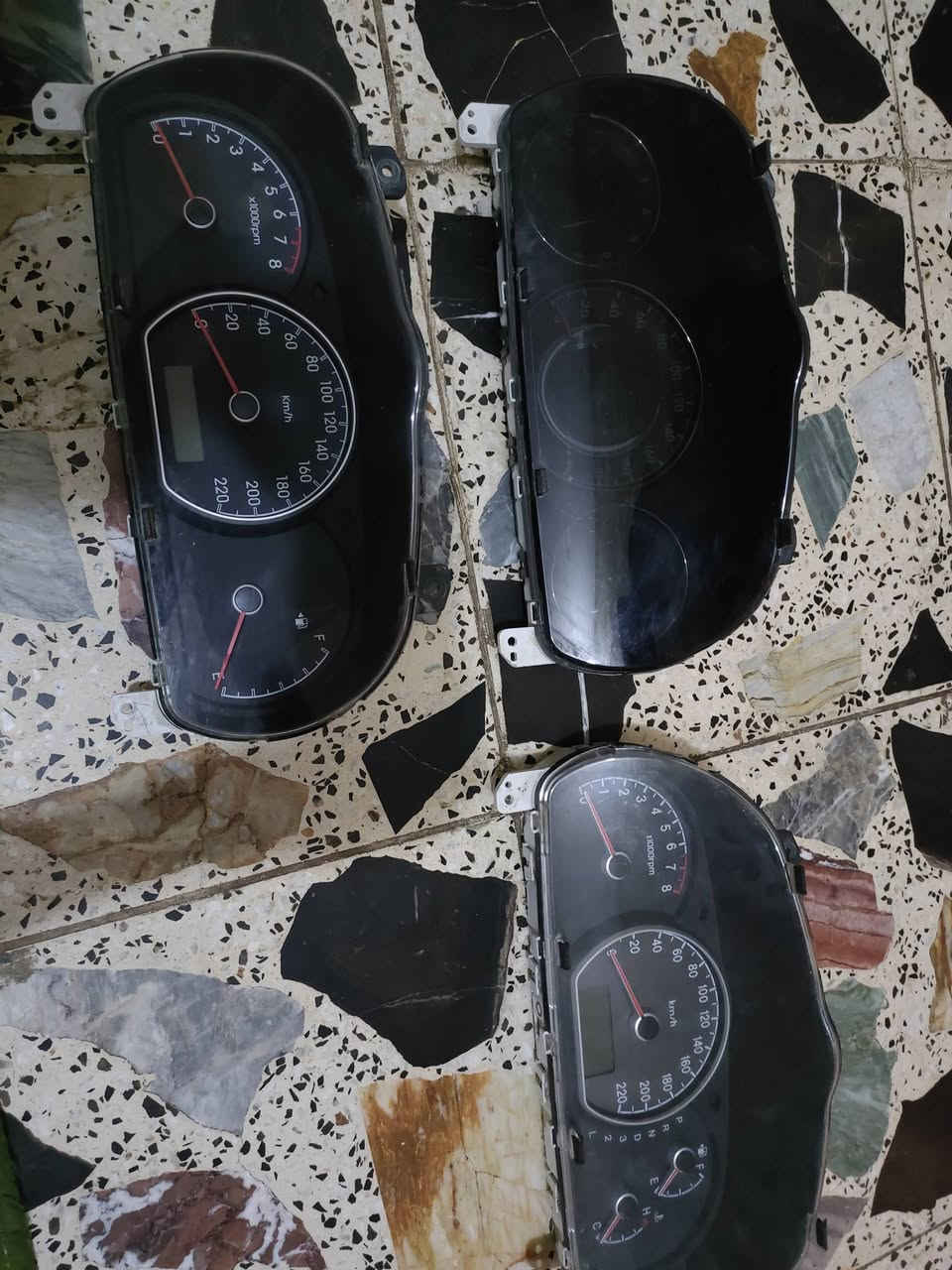 كيجات النترا مقدس نضيفات فيشتين بس واحد 3 فيش ابو الاحرف السعر القطعة على 55 وية التوصيل رقمي ***********
