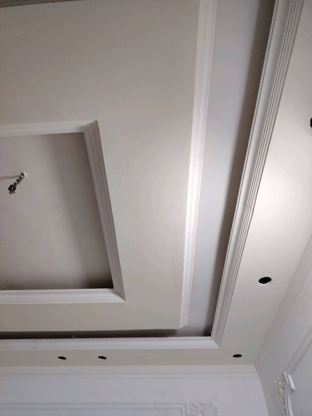 سلام عليكم متوفر كادر جبس وطلس وصبغ داخل خارج شغل نضيف جدا مجمع سكني شرط تسليم مهندس الله يرزق الجميع .