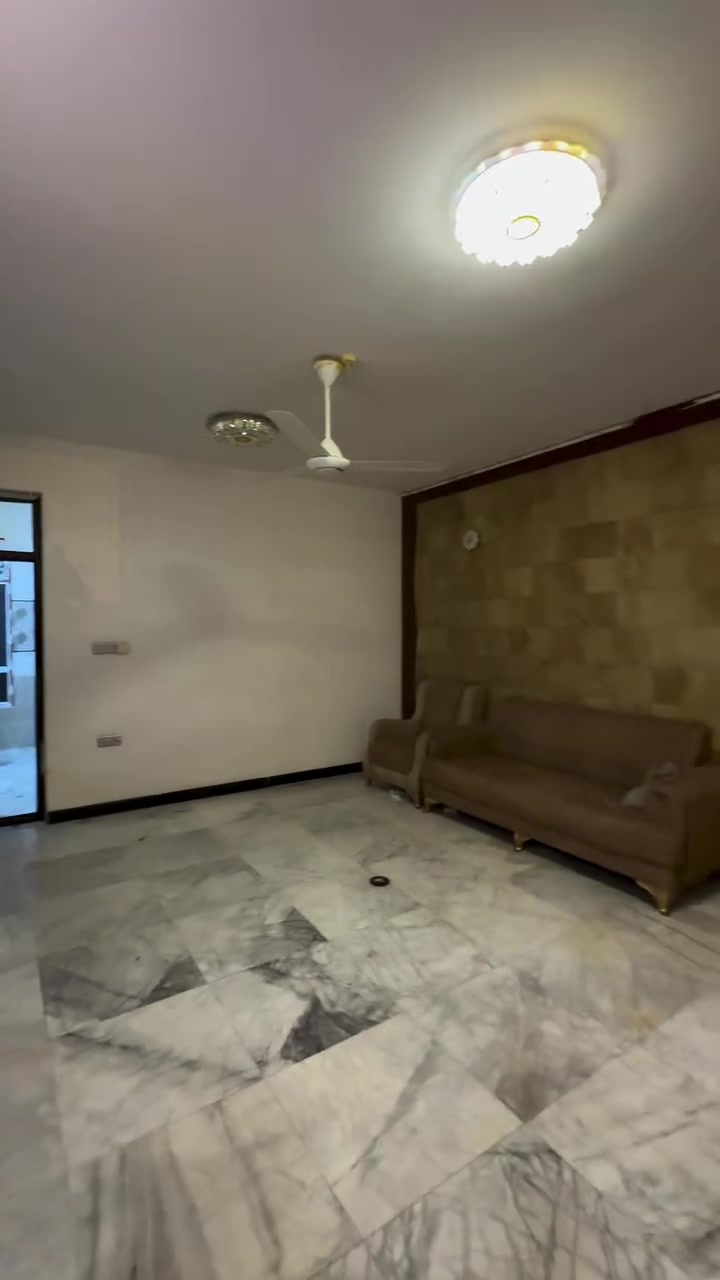 🏡 شقة للإيجار في اليرموك – قرب الأربع شوارع

✅ الشقة مؤثثة ومجهزة بالكامل:

* سبالت
* كاونترات
* قنفات
* براد
* طباخ
* سراير

📍 الموقع: اليرموك / قرب الأربع شوارع
🏢 الطابق: الثاني
⚡ الكهرباء: خصخصة
💰 الإيجار الشهري: 800 ألف دينار

📞 للاستفسار:
مجد علي — ***********
 #شقق #مؤثث #عقارات_بغداد #شقق_ديلوكس #ايجارات #سكني #اليرموك #عقارات_بغداد
