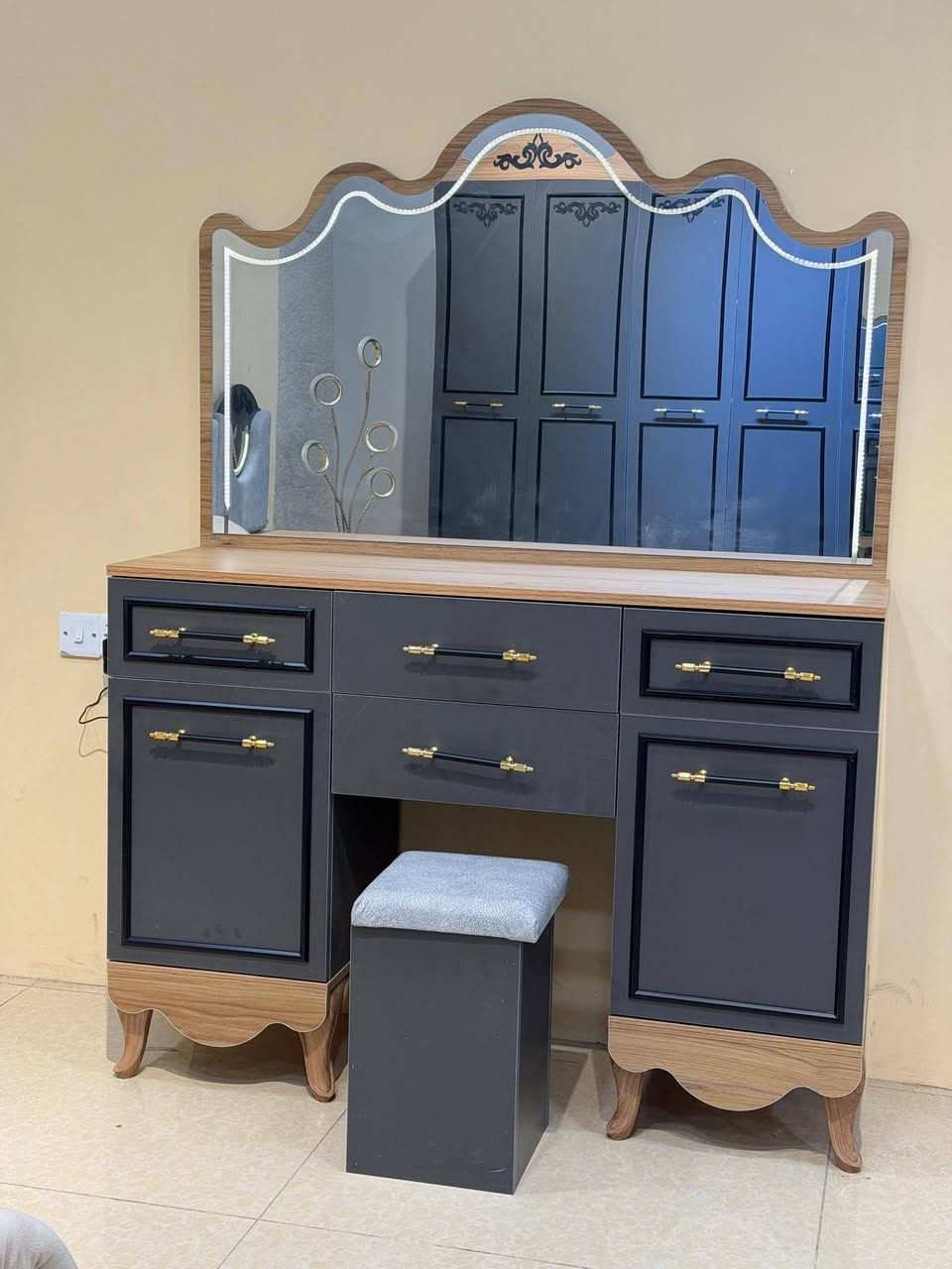 وصول غرفة نوم ملكة ابواب 9 قطع معمل اصلي درجة اولى📢

نفس الصورة بالضبط💯
برغي وجوي حديدوصول غرفة نوم ملكة ابواب 9 قطع معمل اصلي درجة اولى📢

نفس الصورة بالضبط💯
برغي وجوي حديد
سرير جك خزان 
نقوش بروفيل درجة اولى 
انارة بالكومديات💡
انارة بالميز تواليت 💡
تقاطيع مميزة ✅
نرمايد هيدروليك ✅
سكك ثلاث مراحل  ✅
نقوش درجة اولى ✅
متوفرة بلون كريمي ورصاصي ✅
قياس الكنتور مع الملحق 335سم✅
سرير 180 *200 ✅

 
السعر 1.200.000  عراقي💰
سرير جك خزان 
نقوش بروفيل درجة اولى 
انارة بالكومديات💡
انارة بالميز تواليت 💡
تقاطيع مميزة ✅
نرمايد هيدروليك ✅
سكك ثلاث مراحل  ✅
نقوش درجة اولى ✅
متوفرة بلون كريمي ورصاصي ✅
قياس الكنتور مع الملحق 335سم✅
سرير 180 *200 ✅

 
السعر مليون  و    450   عراقي💰

شامل شد ونقل🚛 مجاني
للحجز☎ *********** واتس
مع وصل ضمان ١٠ مرات 🔓فتح وشد
 عنوانه الجديد الرمادي  شارع ٤٠ مقبل جامع الواثق
