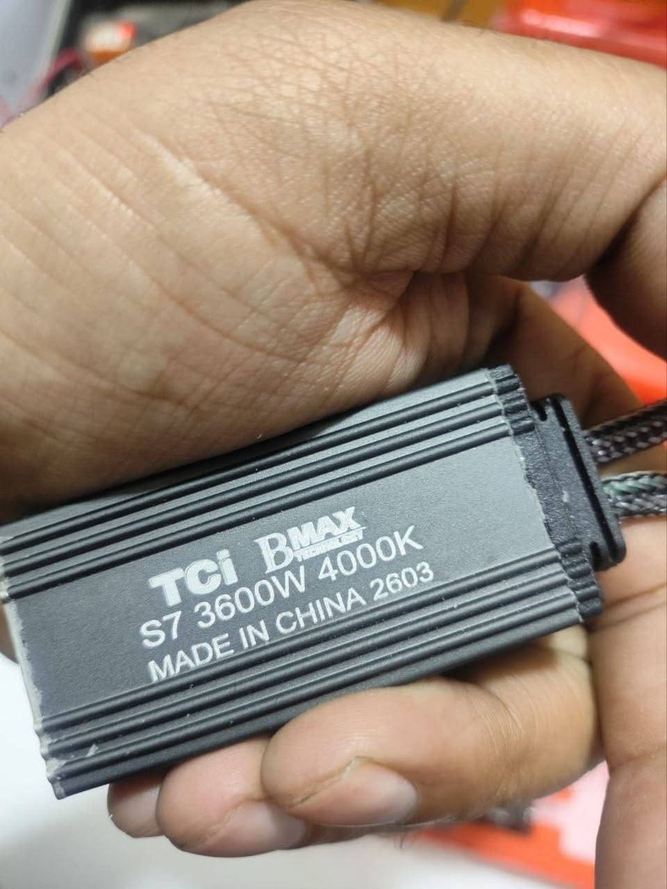 زنون كومبارس💡🔆🟡
حقيبه✅
3براد
مصابيح سيارة 
TCI BMax S7.نوع المصباح: 
هو لمبات من نوع
 H7
وجميع الدرجات موجوده
.قوة الإضاءة:
 توفر العلبة إضاءة
 بقدرة 4000k
.
الاستخدام: 
يُستخدم هذا المنتج كبديل لمصابيح الهالوجين أو الزينون الضعيفة لتحسين الرؤية الليلية.

 لجميع الدرجات 
السعر 35 الف

والH4
 بسعر 55 الف


**إذا كنت صاحب هذا الإعلان وتريد حذفه لأي سبب، رجاءا أرسل رسالة إلى الدعم الفني**