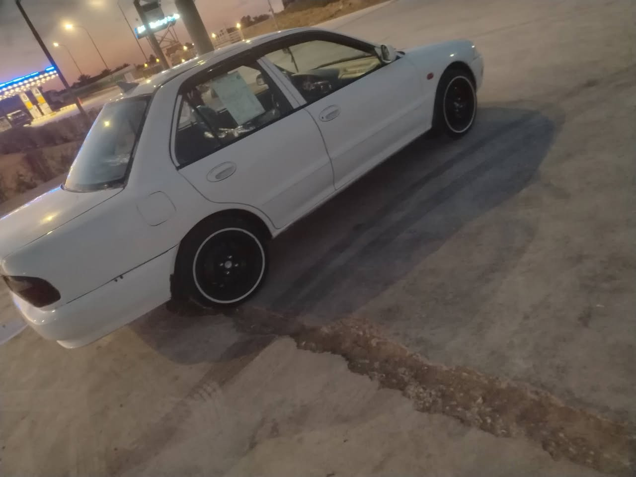 السلام عليكم بروتون 2002 للبيع قير محرك خير من الله السعر 40 وبيها مجال رقم بغداد ***********
