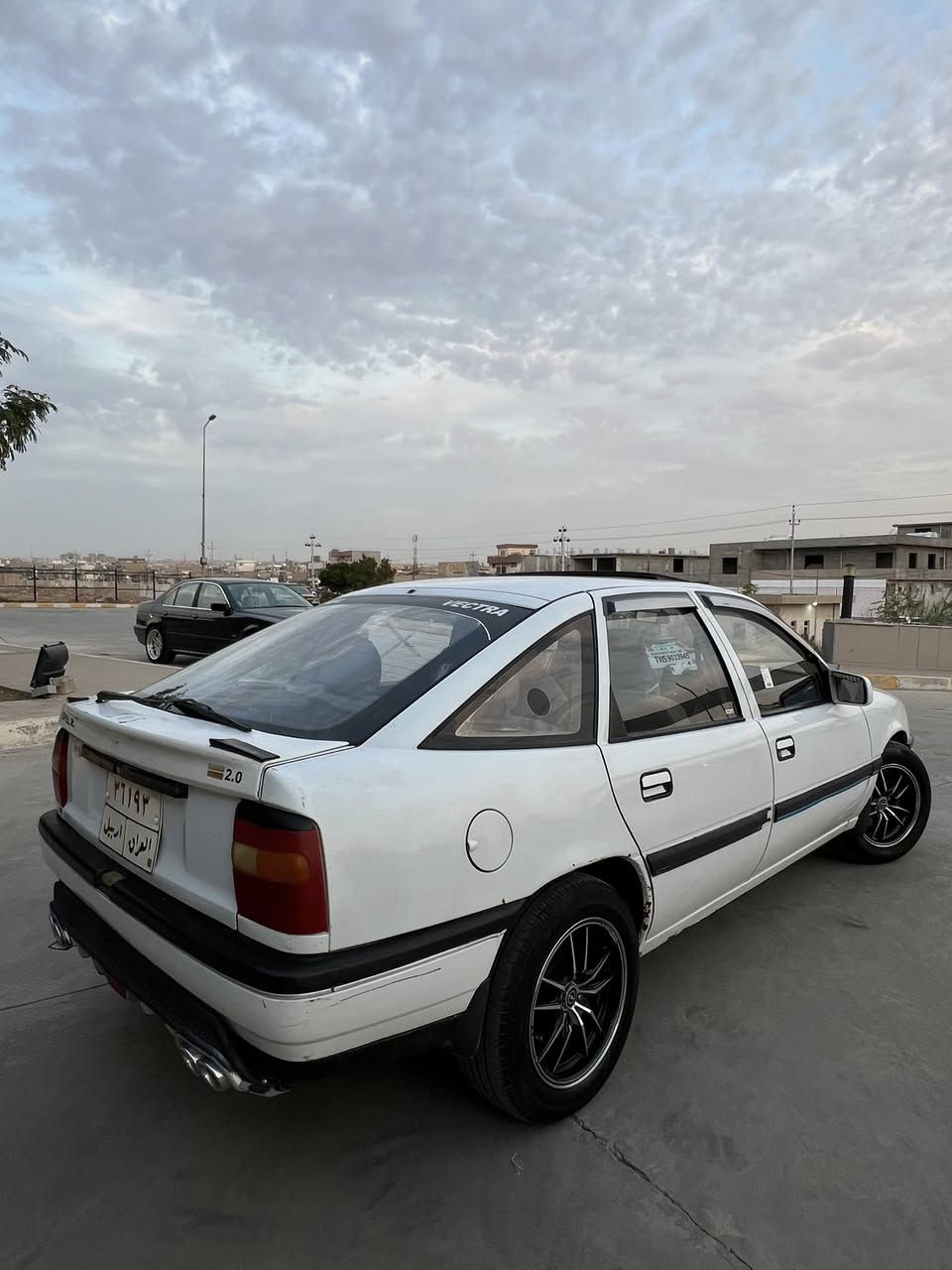 بسم الله الرحمن الرحيم 
اوبل فيکترا مودیل 1990
کیر عادي
محرك 20✈️
کیر و محرك بشرط لا صرف ولا بخار
سلایت .
‏ Abs.    
قفل مرکزي
ویل ریاضي بس ویل مالتة ٤ ورقات
صبوغ بیلادي 
فقط ٥ بصمات معجون
 السنهوية صارلها أربعة أشهر منتهية
سیارە کلش کلش نضیف
سعر ٣٨$ بي مجال
رقم *********** او خابرني عخاضس
