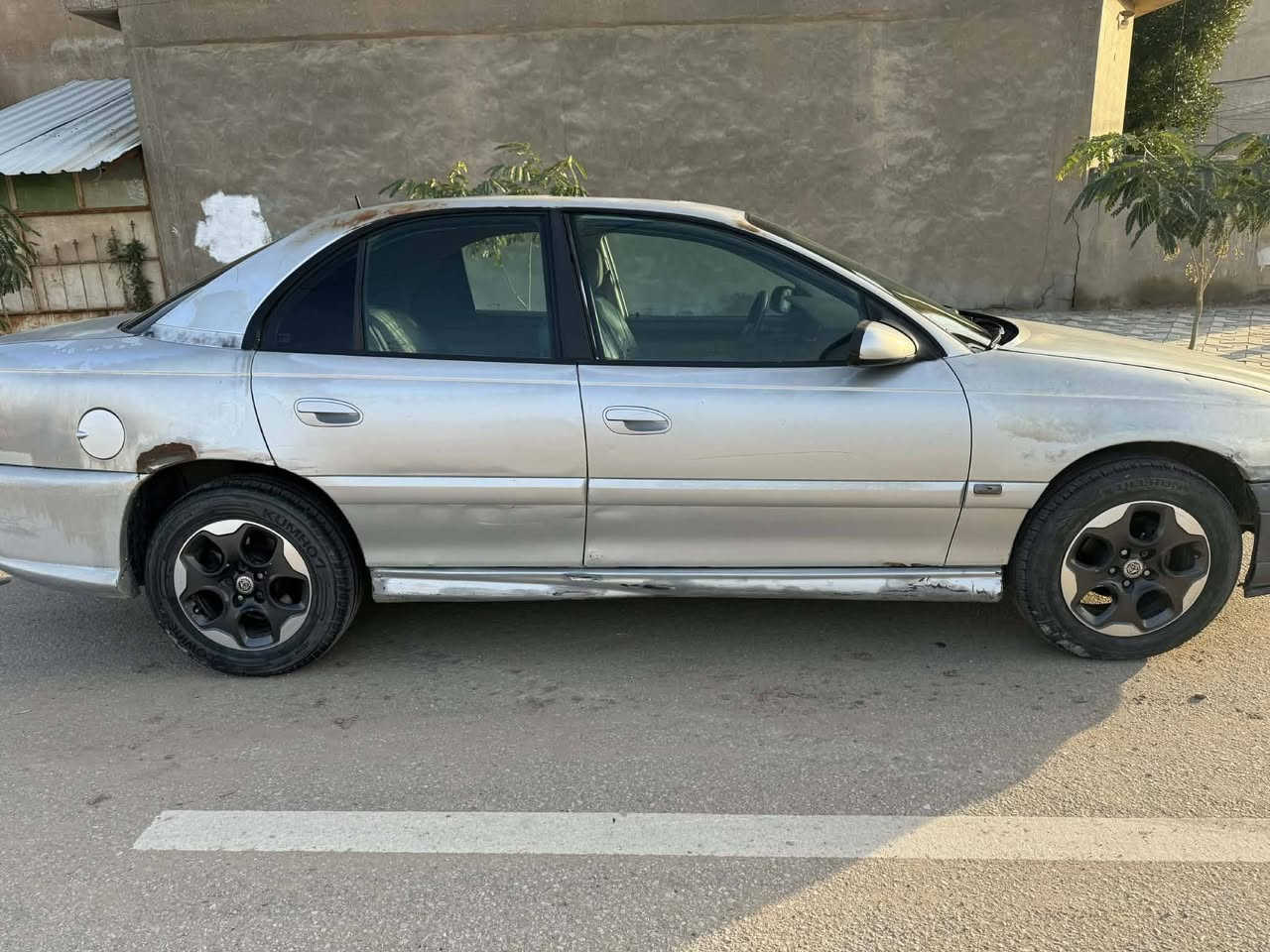 السلام عليكم
اوبل بزون 2001 رقم كربلاء انكليزي سنويه لل29 بسمي بيه محرك وكير ياباني جدد ومكفولات vvt مجول
تخم تاير كوري جديد تخم ويل كب سياره لايتات زنون شاشة تاب دواخله نظيفه سلايد روف شغال كشنات كهربائي مكاني كربلاء السعر 47 وبيه مجال للإستفسار الاتصال *********** ومتواجد واتساب
