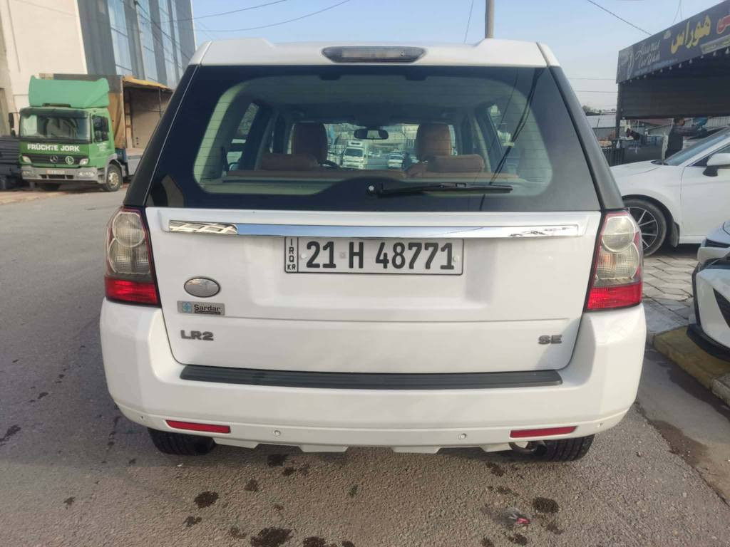 لاندروڤر2012بئ بؤياخ مةكينةو گيري نةكراوةتةوة سةنةوي تازةية كارتي بةنزيني هةية. بةشةرتي هةموشت.... سعري. 103$... جوابي نامة نادةمةوةسةيارةي من نية..  ژمارةي خاوةني.... ***********.....  *********** السليمانية, العراق
