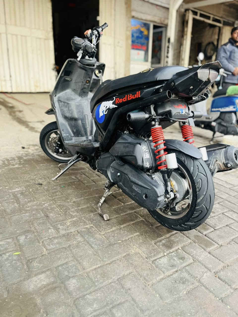 سلام عليكم سكنس جبلي مكينه ٥٨ بيه كلجات رياضي اصلي وستيرن رياضي وسلف رياضي الباقي بلادي 
بيع او مراوس السعر خااص او ***********
