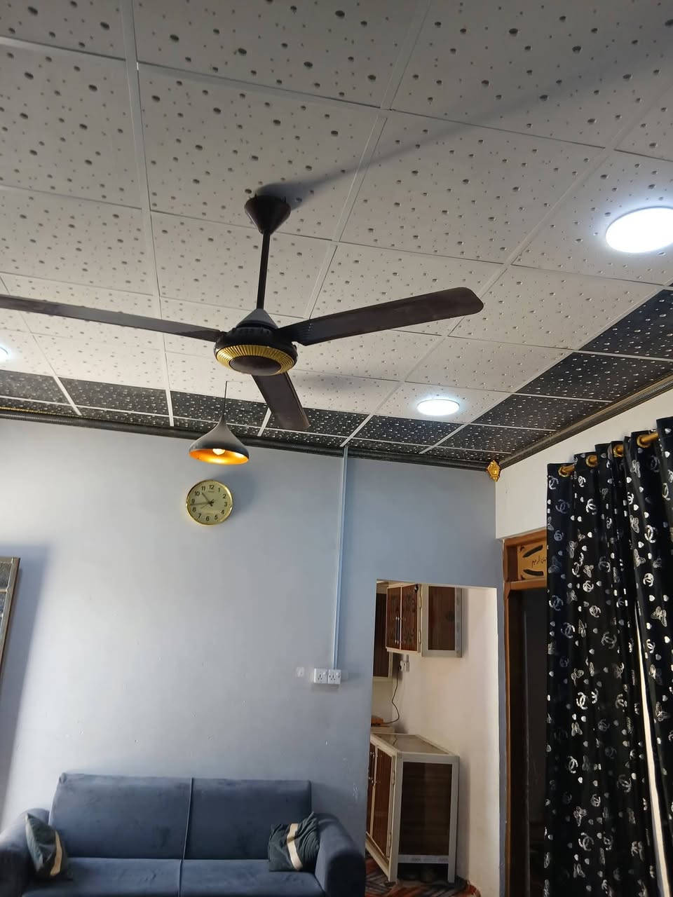 السلام عليكم بيت البيع تجاوز معليه كص بيت كمل ومرتب وكلش نضيف بيه غرفتين وصاله وصحيات السعر اتصل وتدلل البيع مع الأثاث وغير الاثاث ***********
