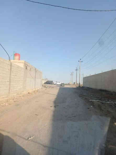 يتوفر لدينا قطعه ارض للبيع في أبي الخصيب طريق سيد حامد مقابيل مدينه الاندلس شارع10  متر مساحه الارض 300متر ركن جميع الخدمات مدارس اسوق مكان حلوو منطقة متكامله وقف سني مسجل اصوالي وجه 15متر ونزال 20متر السعر 35مليون وقابل للتفاوض مكان كلاش حلووو إلا ستفسار رقم الهاتف فقط ***********
