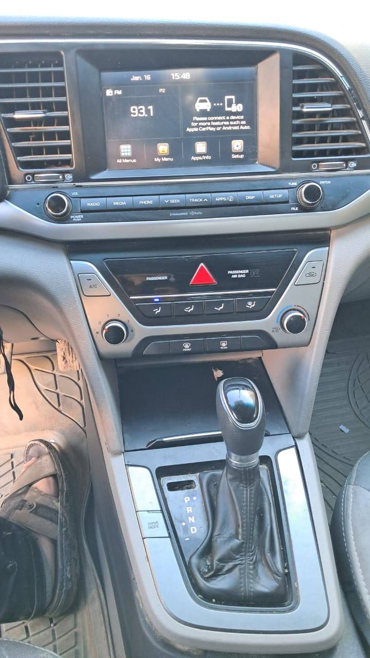 سلام عليكم النترة للبيع 2017 باسمي
ضررها بامريكا موجود بالصورة بيها شوي تقشير صبغ بالسكف ماشية 125 الف 
السعر 110 اي استفسار الاتصال على ***********
