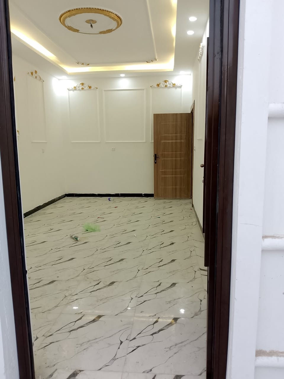 دار للبيع مساحه 150 الواجهيه 5والنزال 30 طابقين ثلاث غرف نوم شارع 20 القادسيه قطعه 500 السعر 115
***********
***********
