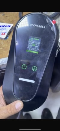 شاحنة تحتوي على ايرث استعمال قليل  07707847775