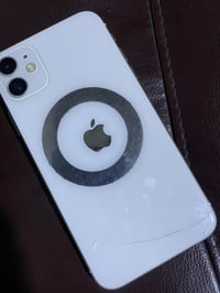 ايفون  11عادي ذ 128 بطاريه 92 الجهاز بي فطر بضهر  والباقي مكفول مكاني ...