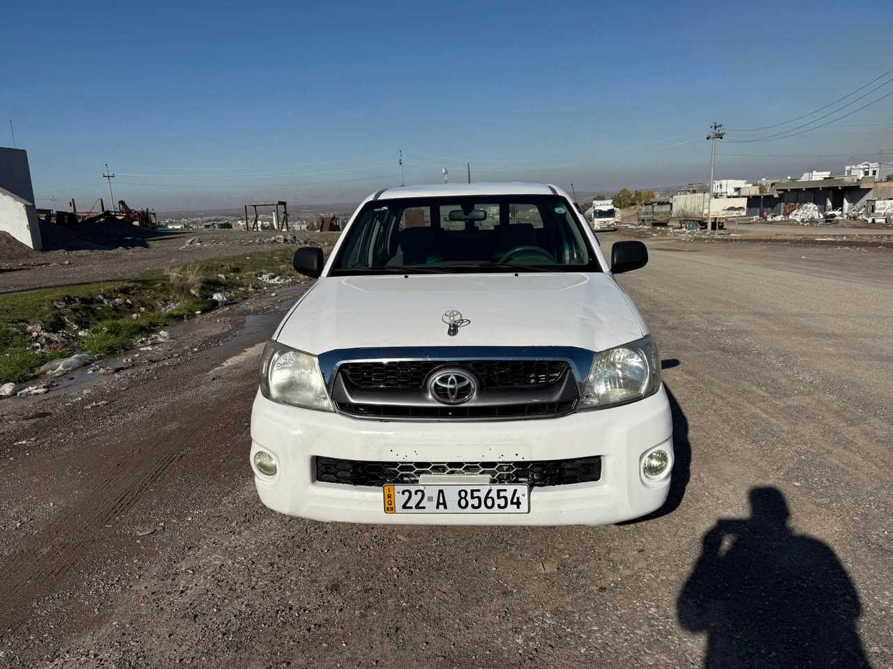 تويتا مةرزية 2010 سيارةكة عيزام نيية بةس بة عيزام سبوخ دةفرؤشم سقفو شان و ناودينگة هيجي نيية بةس جةمبكي بيشي هةية بي شانسي بةشةرت گيرومةكينة و تةقةو رةقةي هةمووي بةشةرت سةنةوي تازة بةسةرجووة 
سعري 130مةجال
*********** أربيل, العراق
